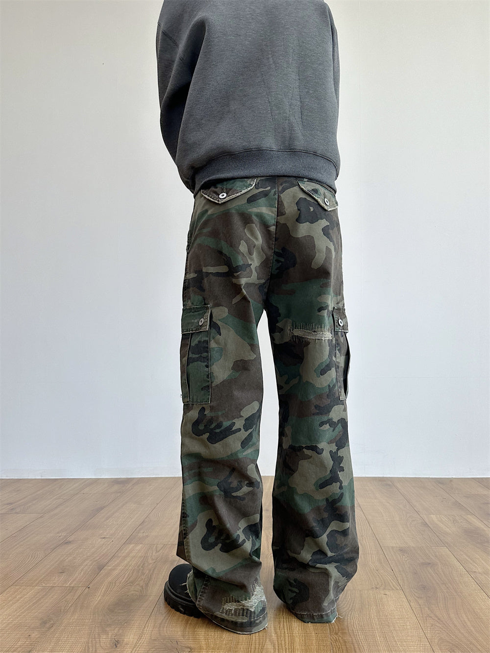 Distressed Military Camouflage Destruction Affixed Cloth Embroidered Loose Straight Cargo Pants