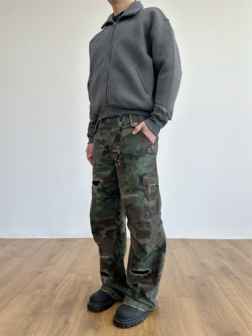 Distressed Military Camouflage Destruction Affixed Cloth Embroidered Loose Straight Cargo Pants