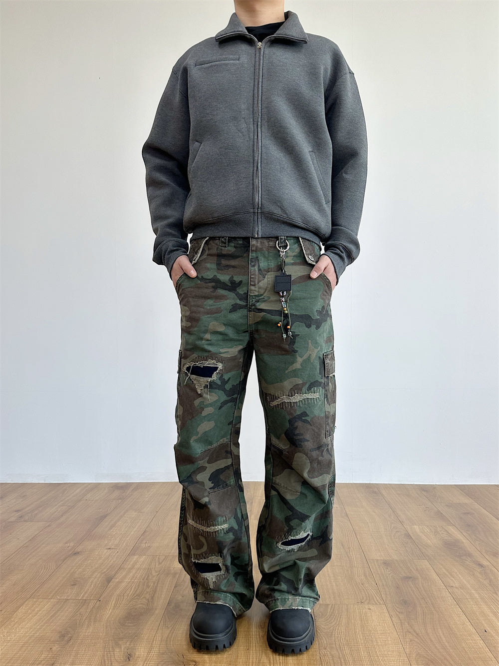 Distressed Military Camouflage Destruction Affixed Cloth Embroidered Loose Straight Cargo Pants