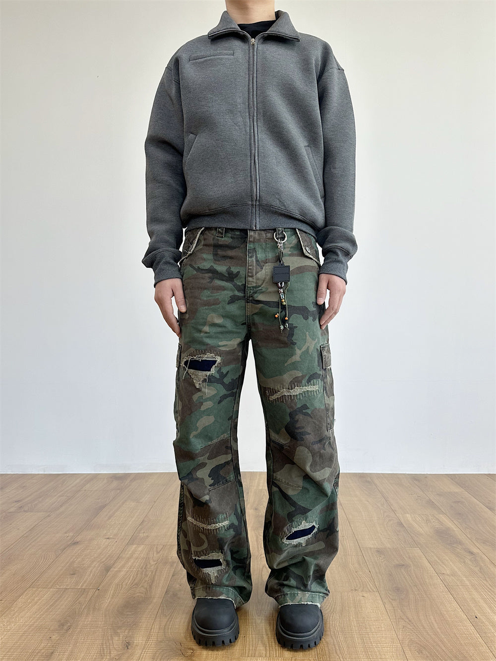 Distressed Military Camouflage Destruction Affixed Cloth Embroidered Loose Straight Cargo Pants